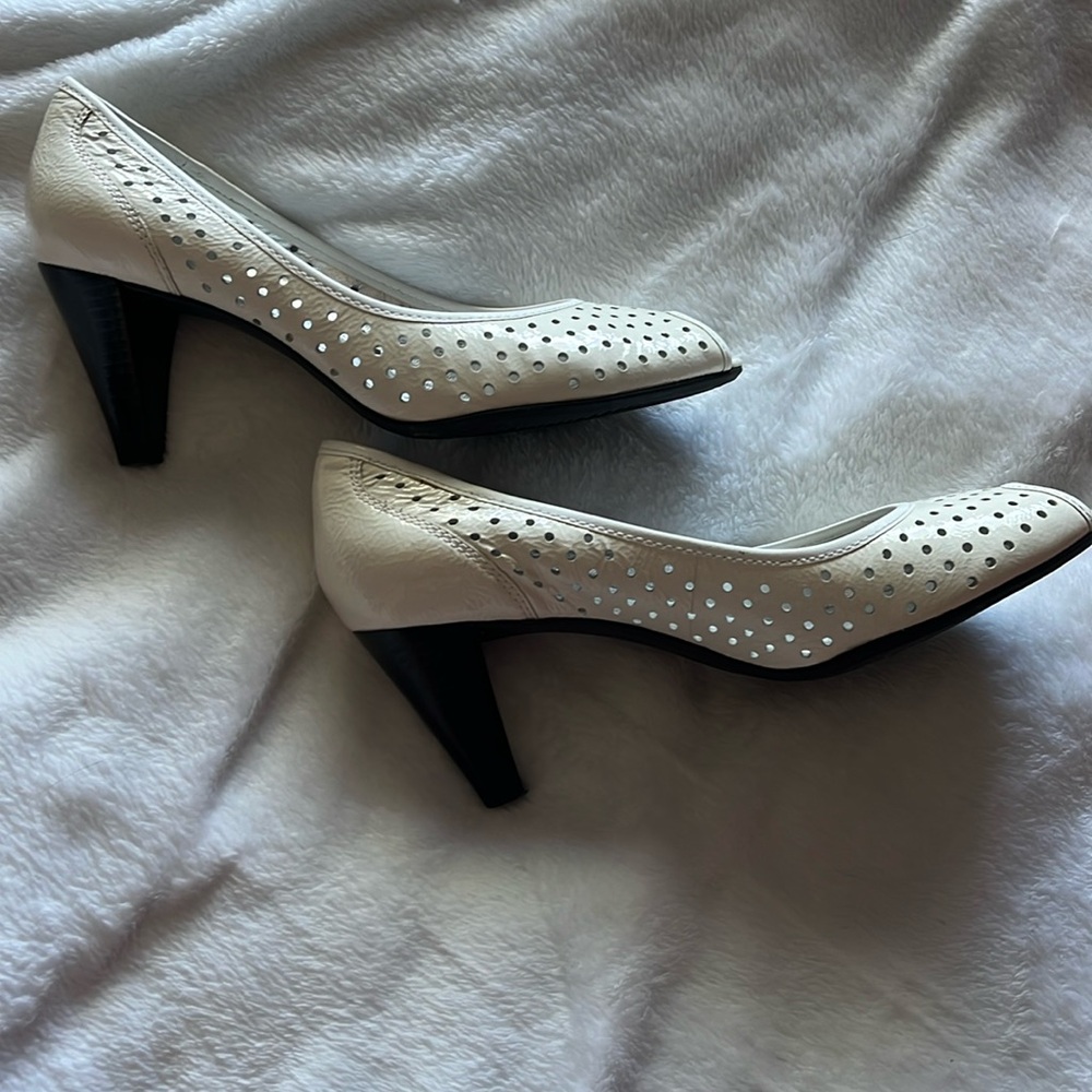 Ecco white women’s heels, size EU 37